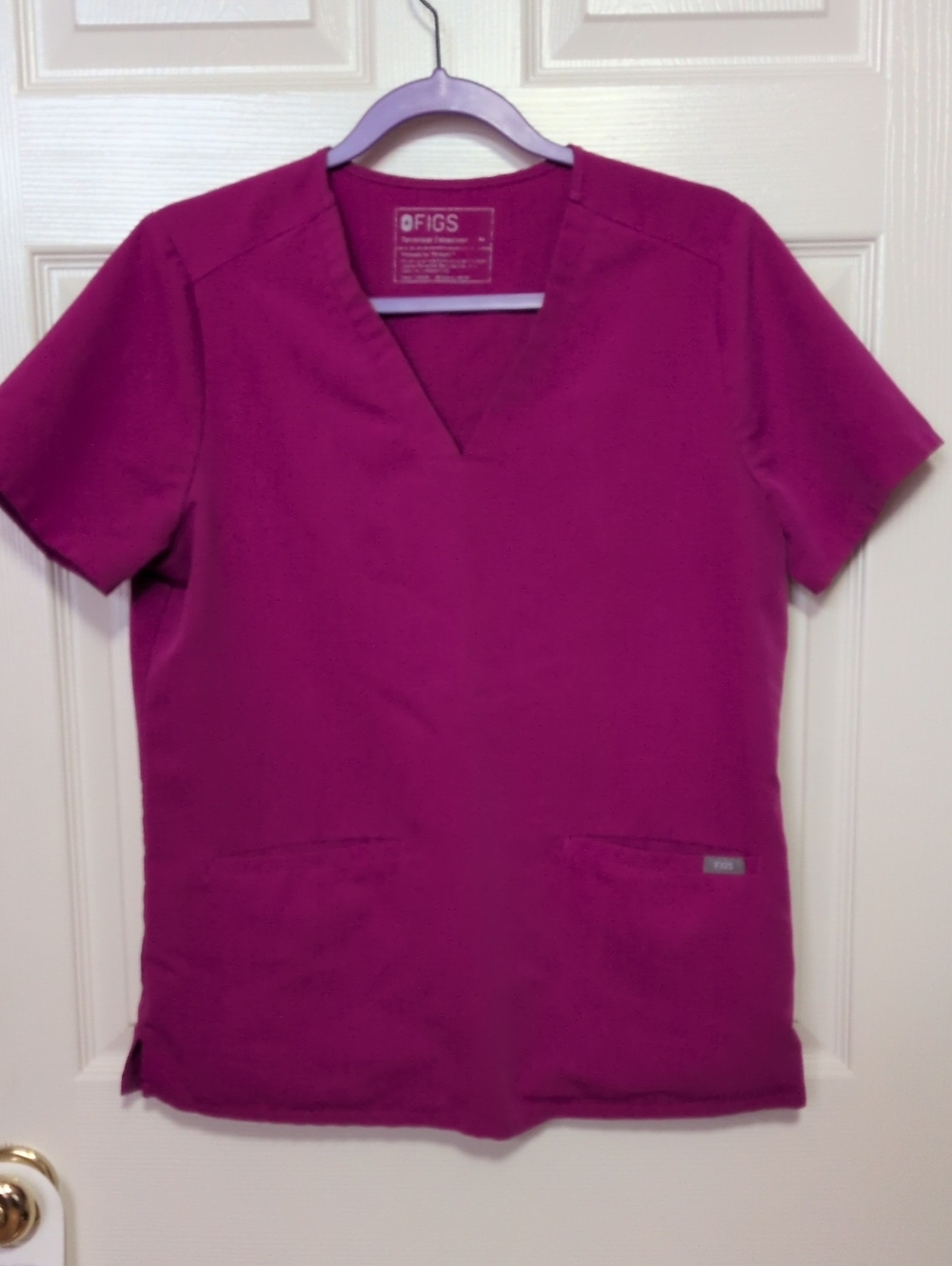FIGS Women's Magenta V-Neck Scrub Top, Medium